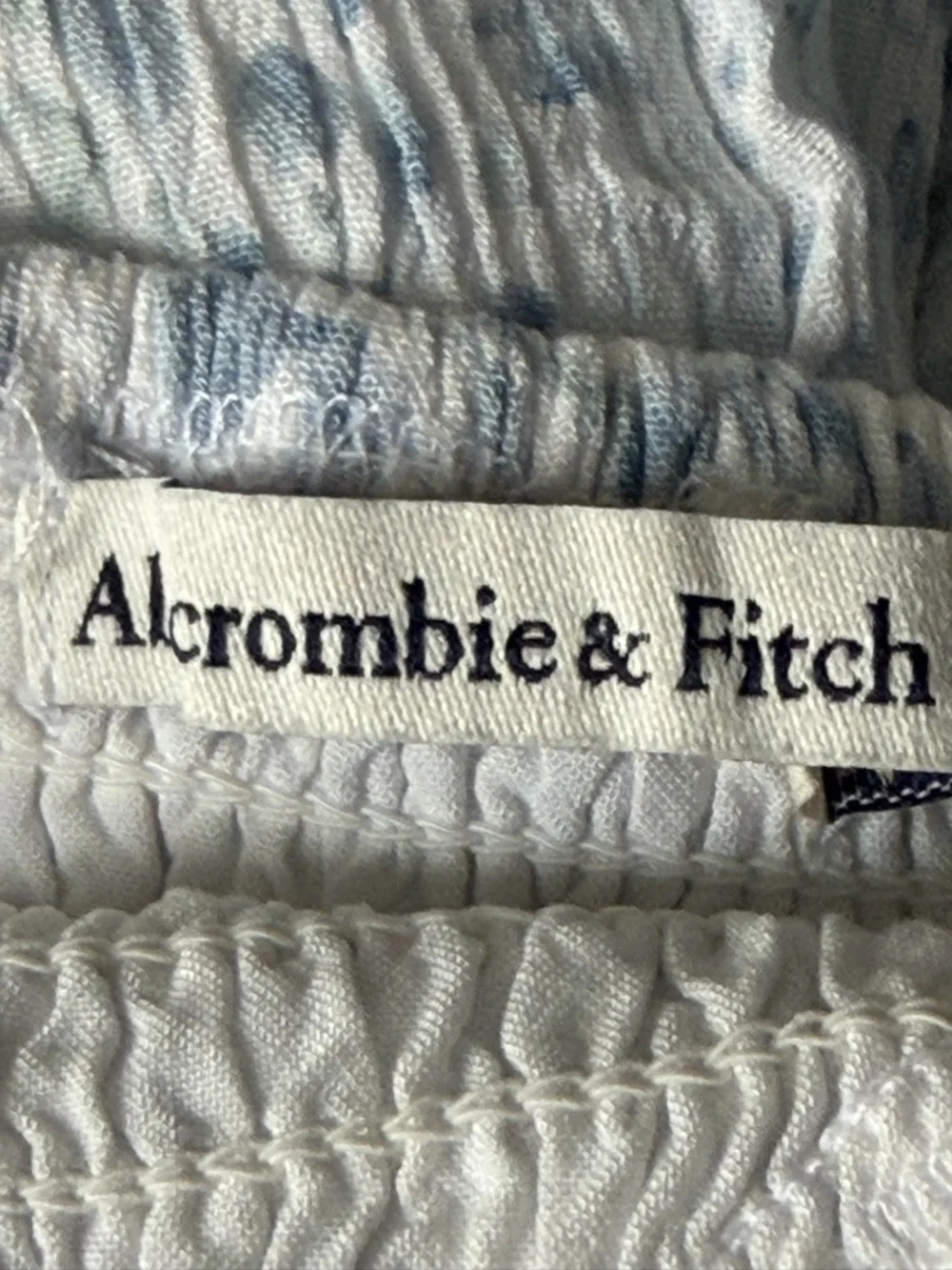 Abercrombie & Fitch Light Blue Floral Smocked Maxi Dress Size Small 54927